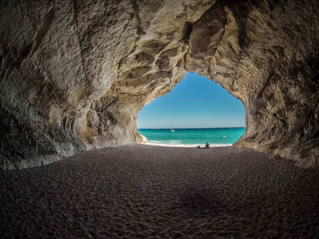 イタリア海岸の洞窟