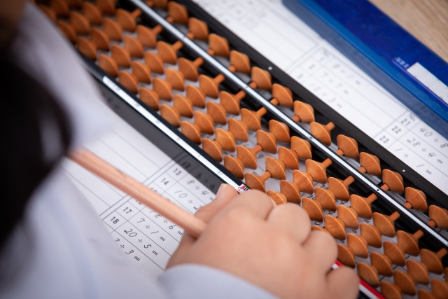 そろばんの手元アップ